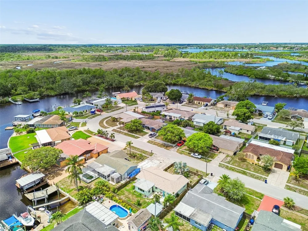 1056 TAMARAC DRIVE Holiday, FL 34690