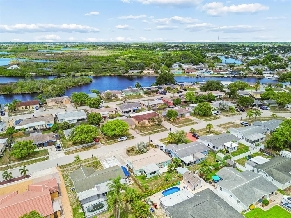 1056 TAMARAC DRIVE Holiday, FL 34690