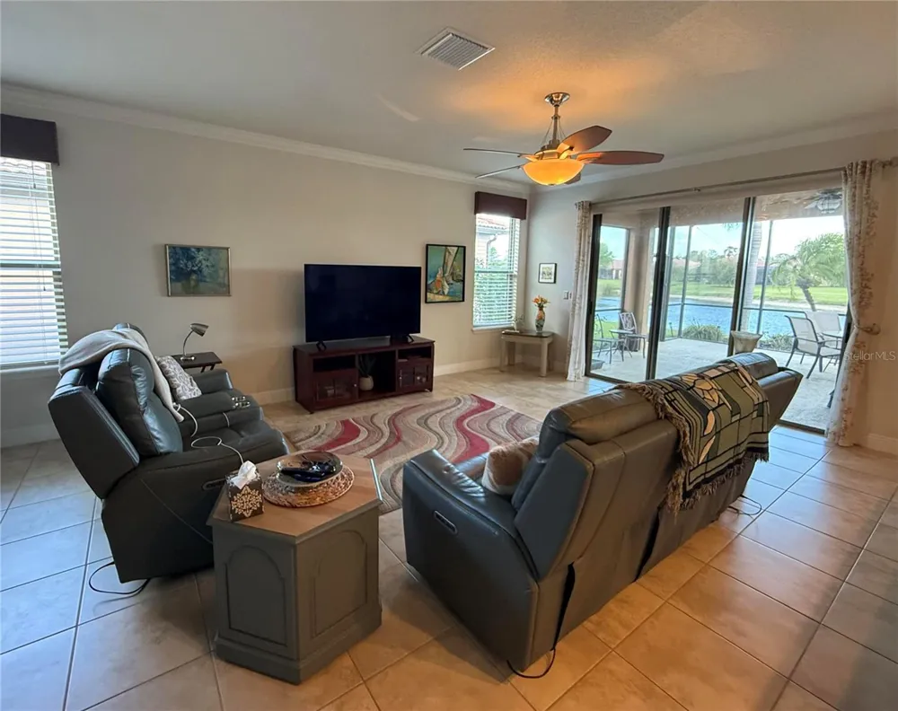 352 LAUREL FALLS DRIVE Apollo Beach, FL 33572