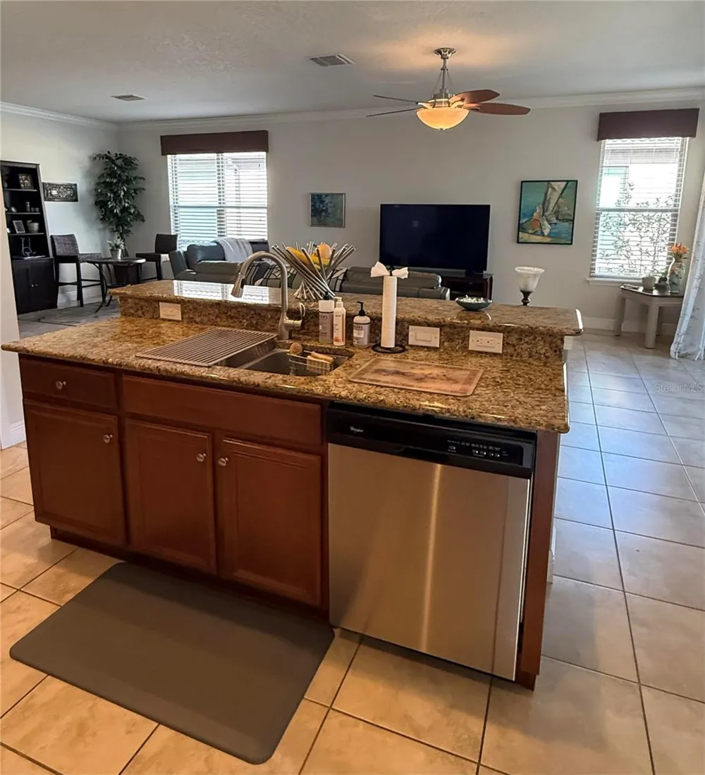 352 LAUREL FALLS DRIVE Apollo Beach, FL 33572