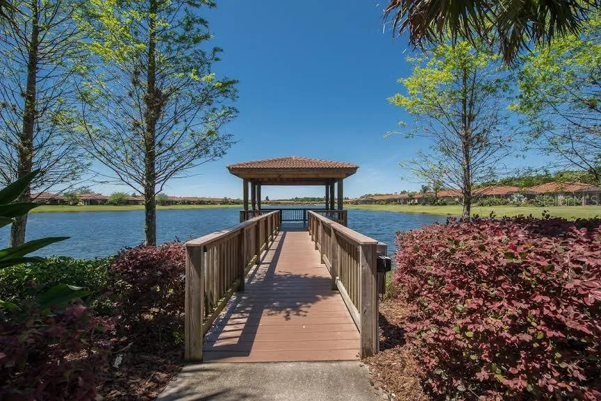 352 LAUREL FALLS DRIVE Apollo Beach, FL 33572