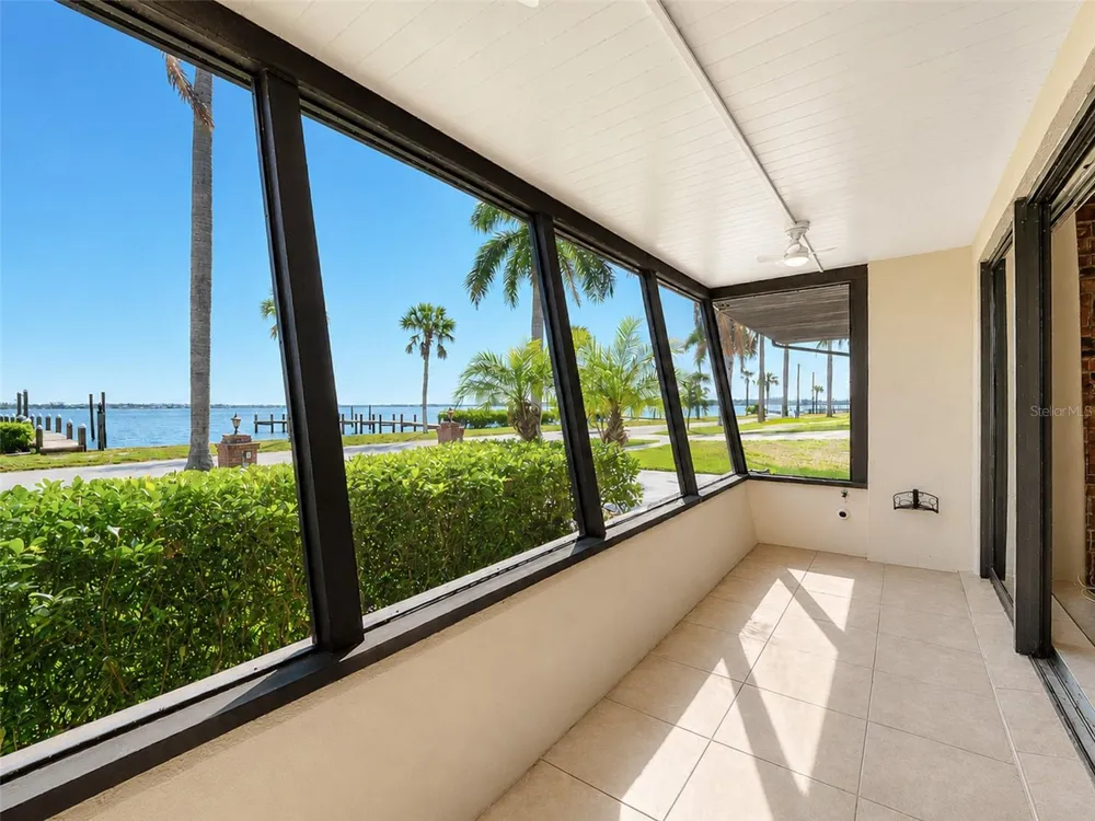 2410 RIVERSIDE DRIVE E Bradenton, FL 34208