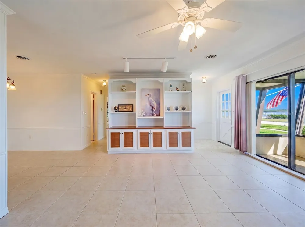 2410 RIVERSIDE DRIVE E Bradenton, FL 34208