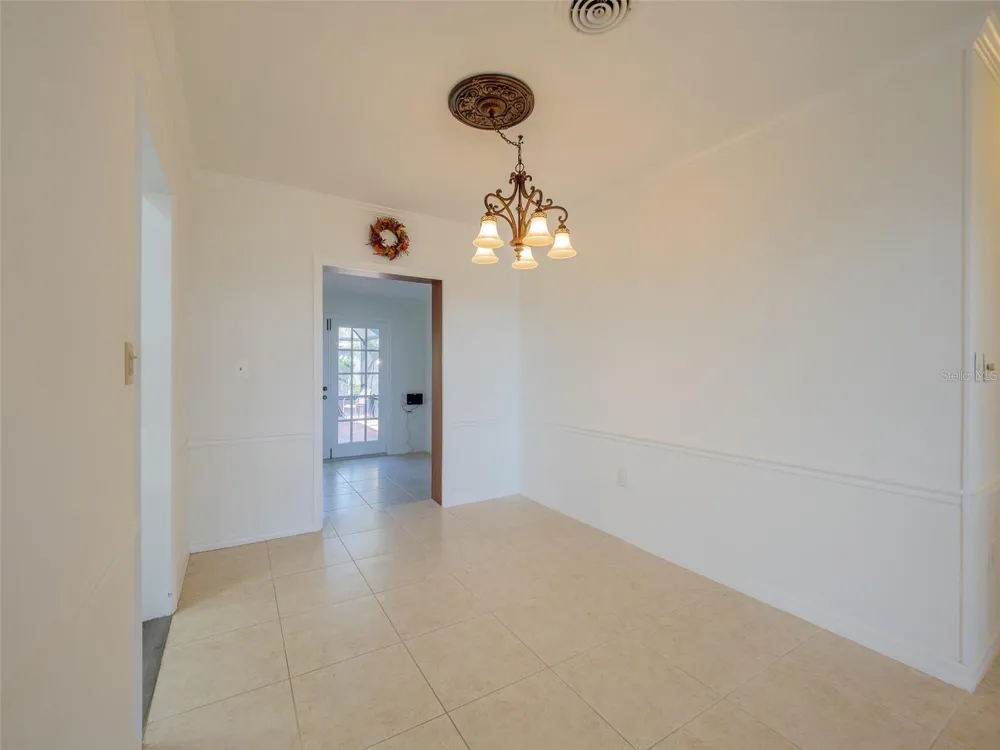 2410 RIVERSIDE DRIVE E Bradenton, FL 34208