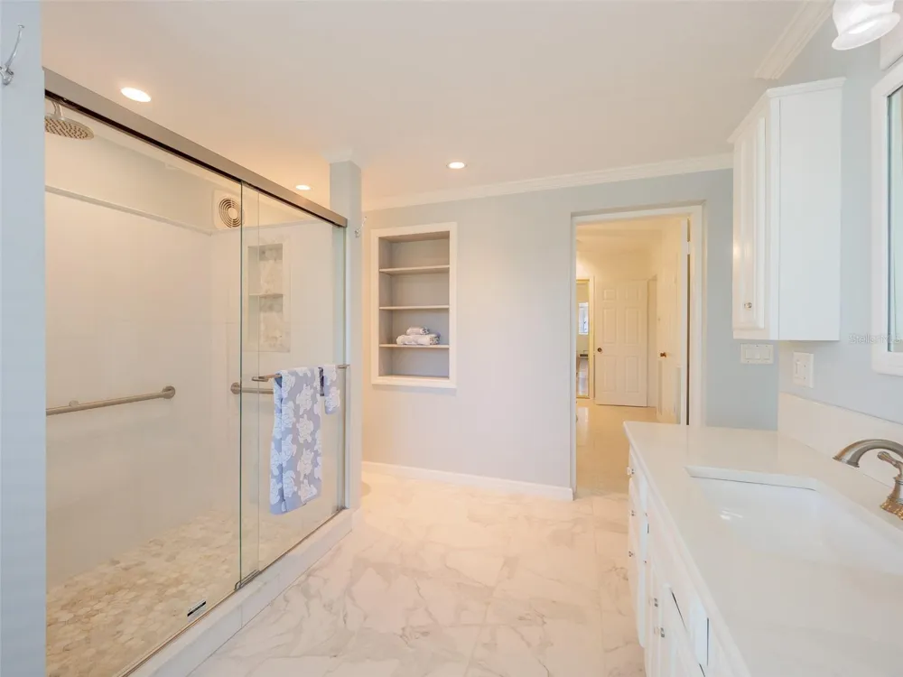 2410 RIVERSIDE DRIVE E Bradenton, FL 34208