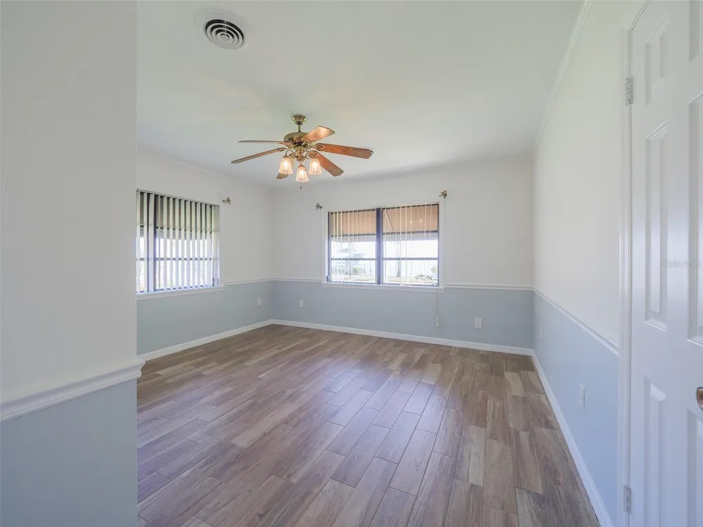 2410 RIVERSIDE DRIVE E Bradenton, FL 34208