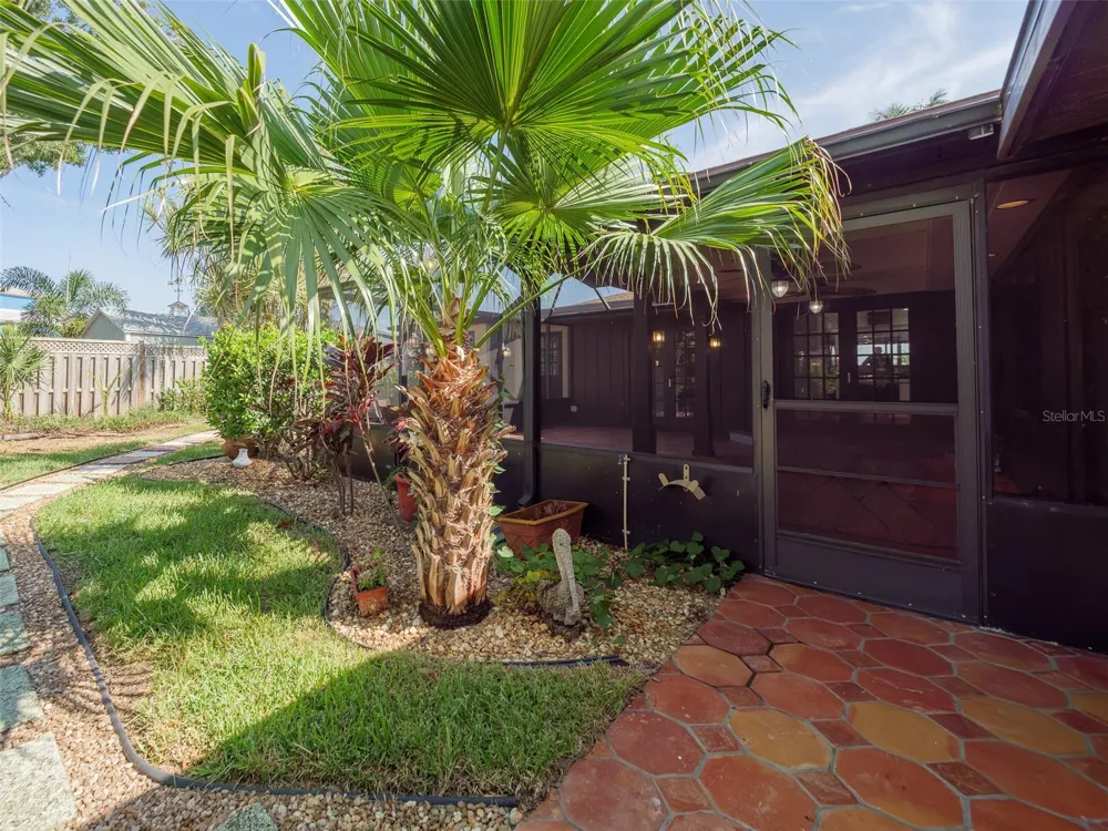 2410 RIVERSIDE DRIVE E Bradenton, FL 34208