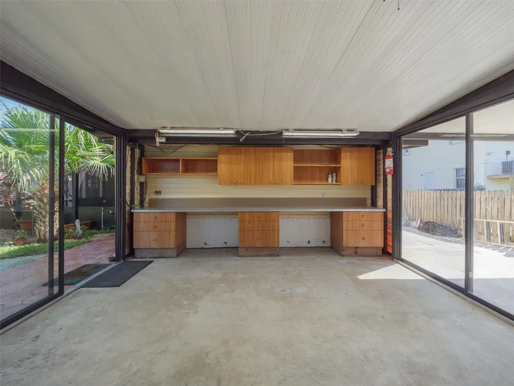 2410 RIVERSIDE DRIVE E Bradenton, FL 34208