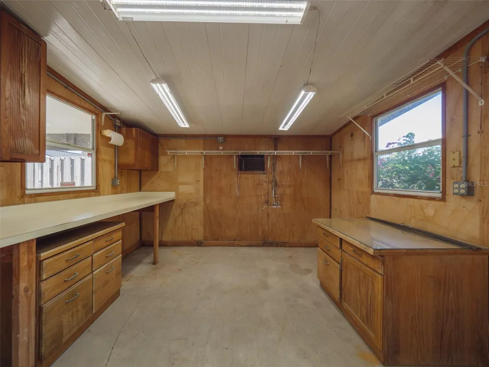2410 RIVERSIDE DRIVE E Bradenton, FL 34208