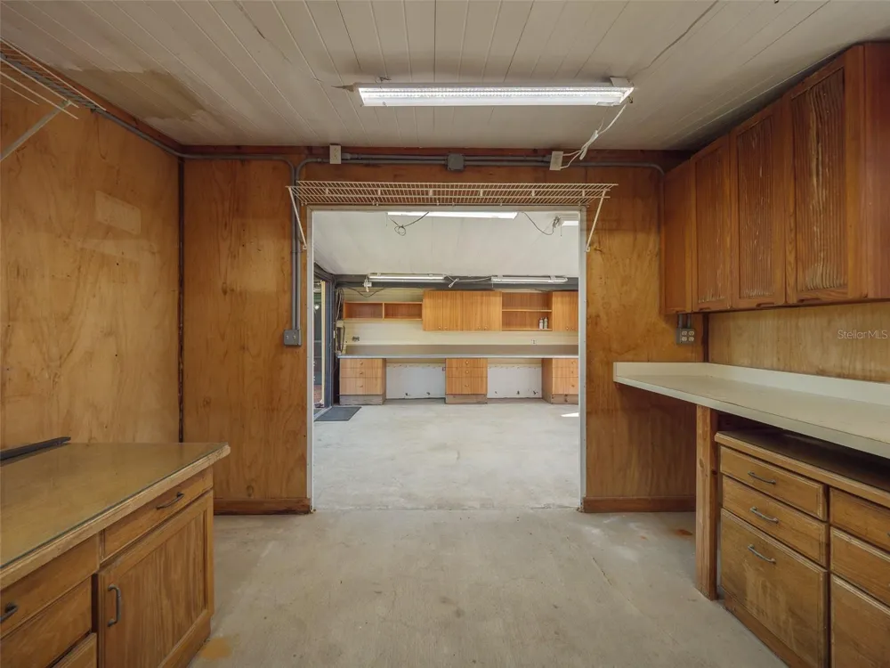 2410 RIVERSIDE DRIVE E Bradenton, FL 34208