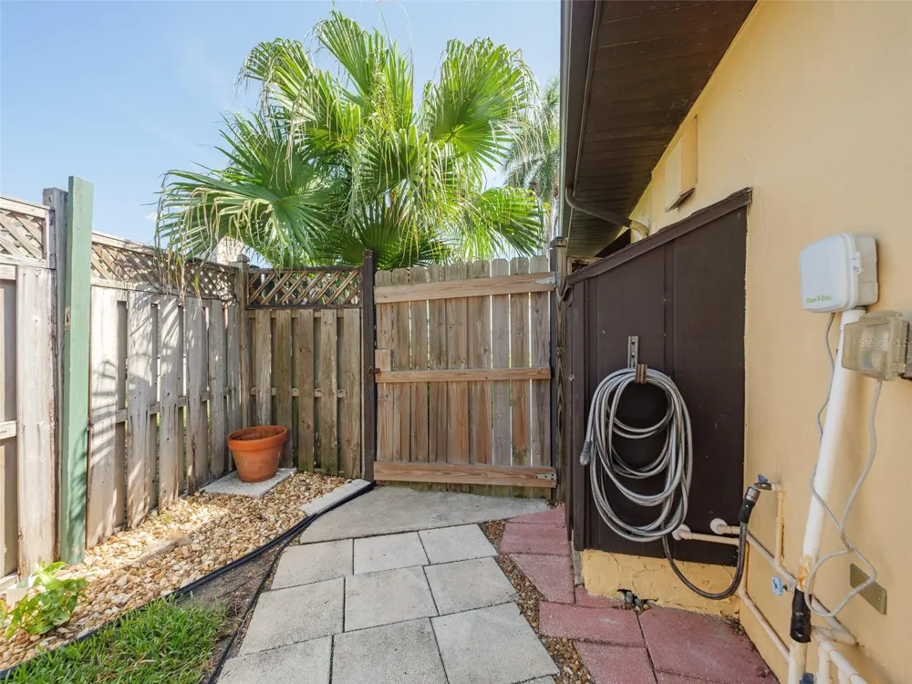 2410 RIVERSIDE DRIVE E Bradenton, FL 34208