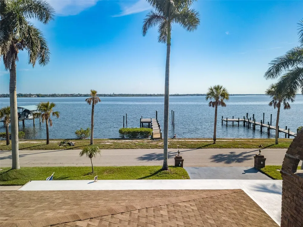 2410 RIVERSIDE DRIVE E Bradenton, FL 34208