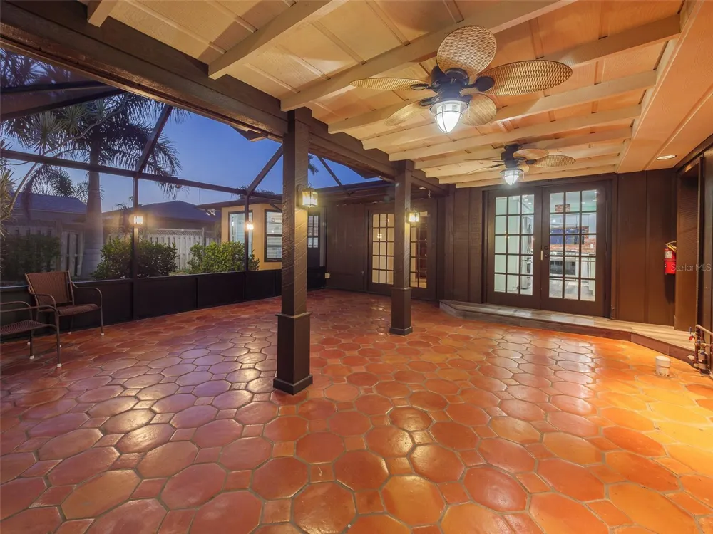 2410 RIVERSIDE DRIVE E Bradenton, FL 34208