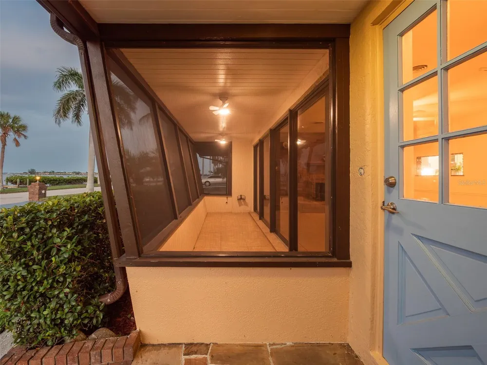 2410 RIVERSIDE DRIVE E Bradenton, FL 34208
