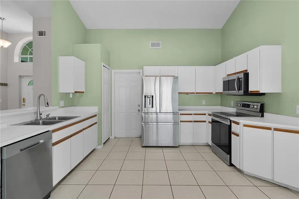 40045 PALM STREET Lady Lake, FL 32159