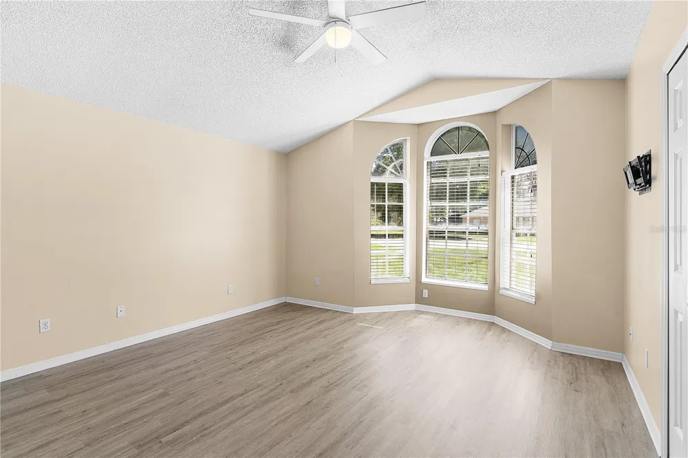 40045 PALM STREET Lady Lake, FL 32159