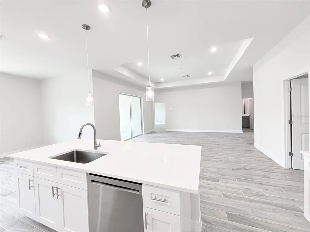 30280 W BLUEBELL AVENUE Eustis, FL 32736