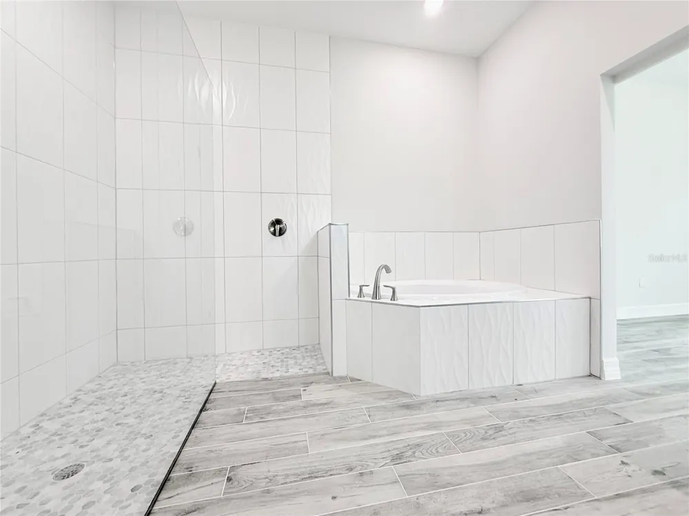 30280 W BLUEBELL AVENUE Eustis, FL 32736