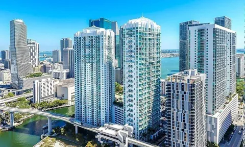 31 SE 5TH STREET #305