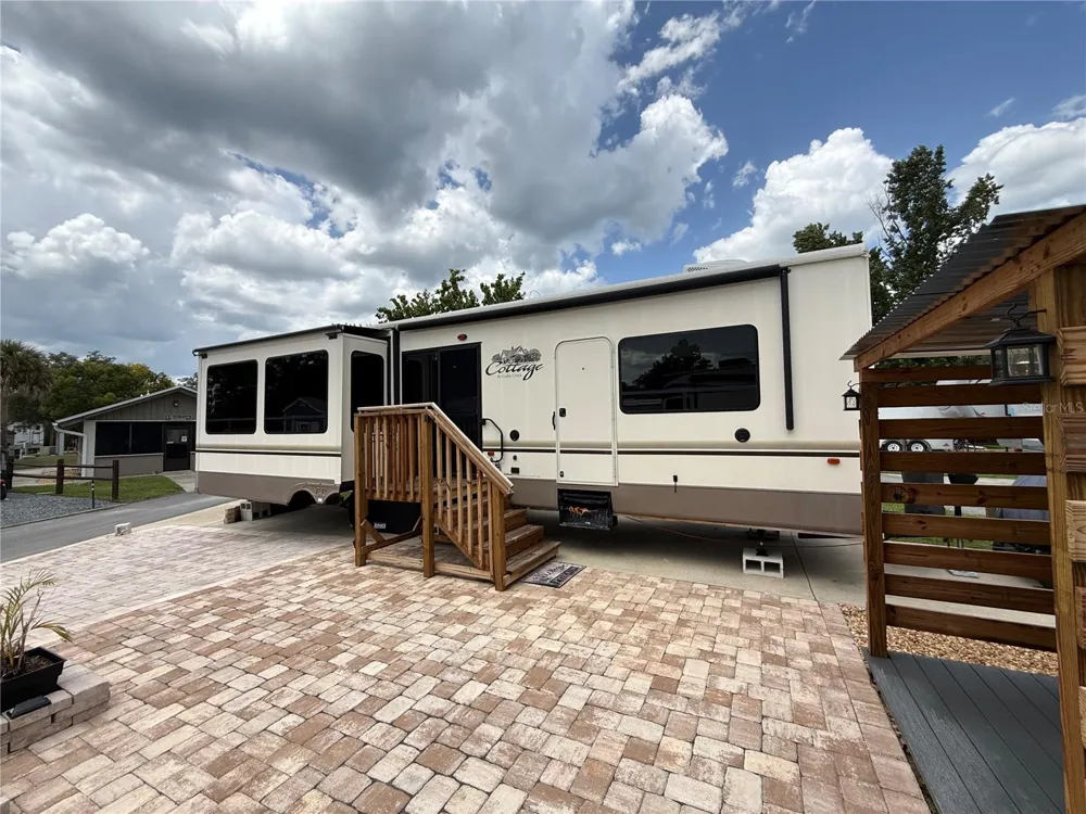 2856 NE 104TH AVENUE Silver Springs, FL 34488
