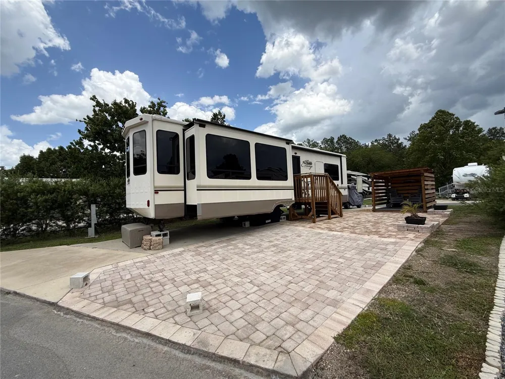 2856 NE 104TH AVENUE Silver Springs, FL 34488