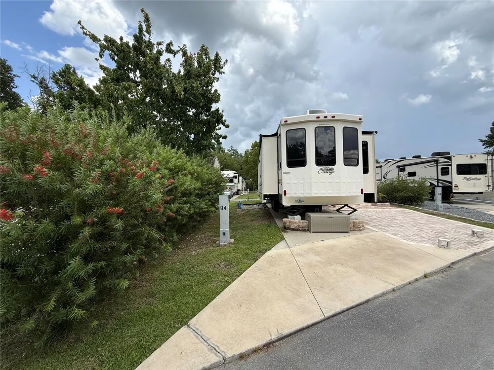 2856 NE 104TH AVENUE Silver Springs, FL 34488