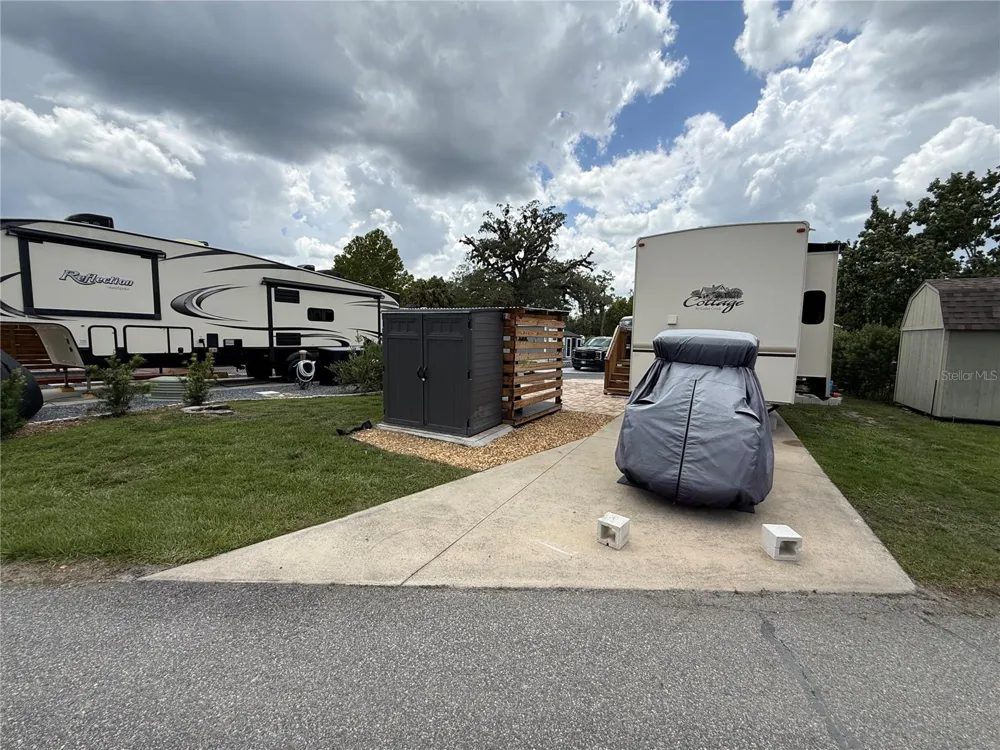 2856 NE 104TH AVENUE Silver Springs, FL 34488