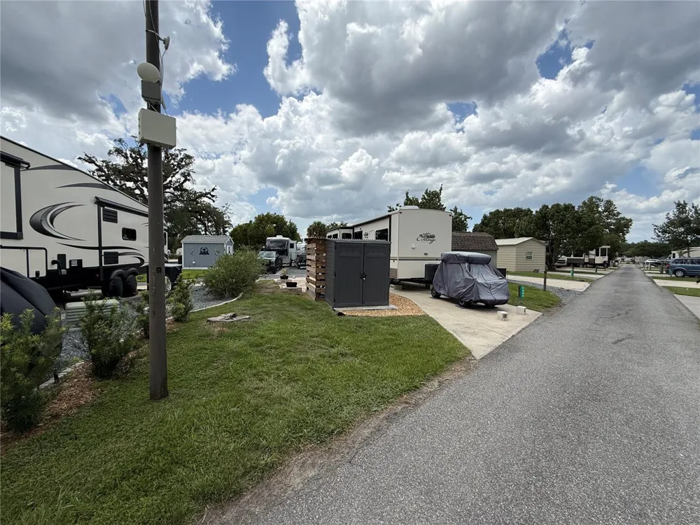 2856 NE 104TH AVENUE Silver Springs, FL 34488