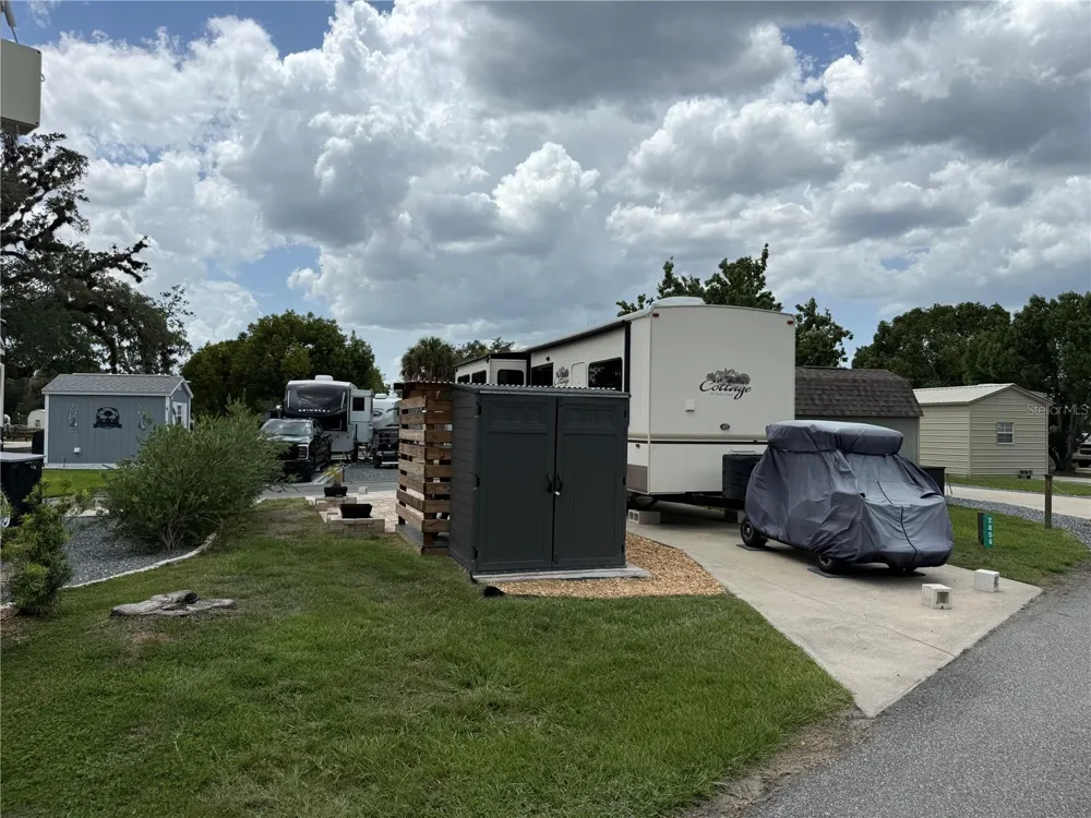 2856 NE 104TH AVENUE Silver Springs, FL 34488