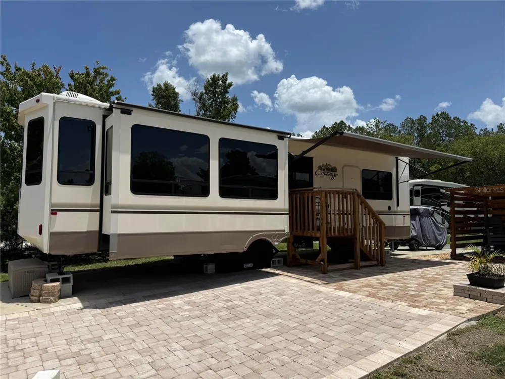 2856 NE 104TH AVENUE Silver Springs, FL 34488