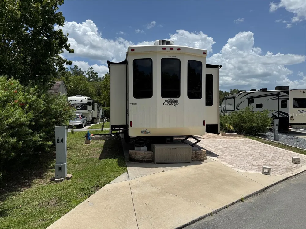 2856 NE 104TH AVENUE Silver Springs, FL 34488