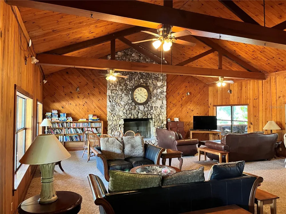 2856 NE 104TH AVENUE Silver Springs, FL 34488