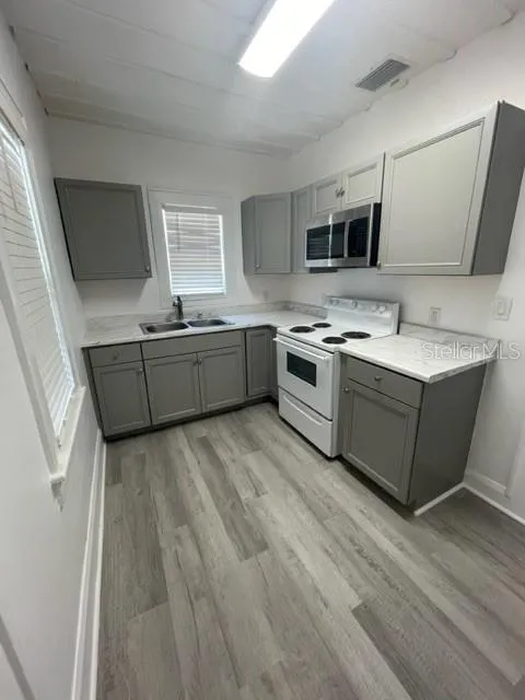 2118 5TH STREET Sarasota, FL 34237