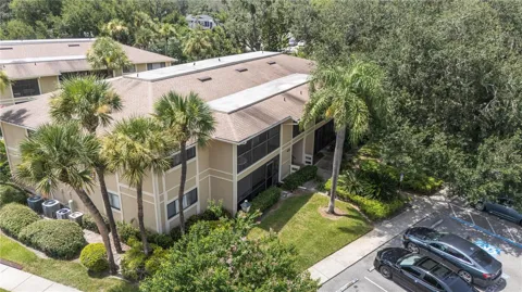 6018 LAKTREE LANE #E