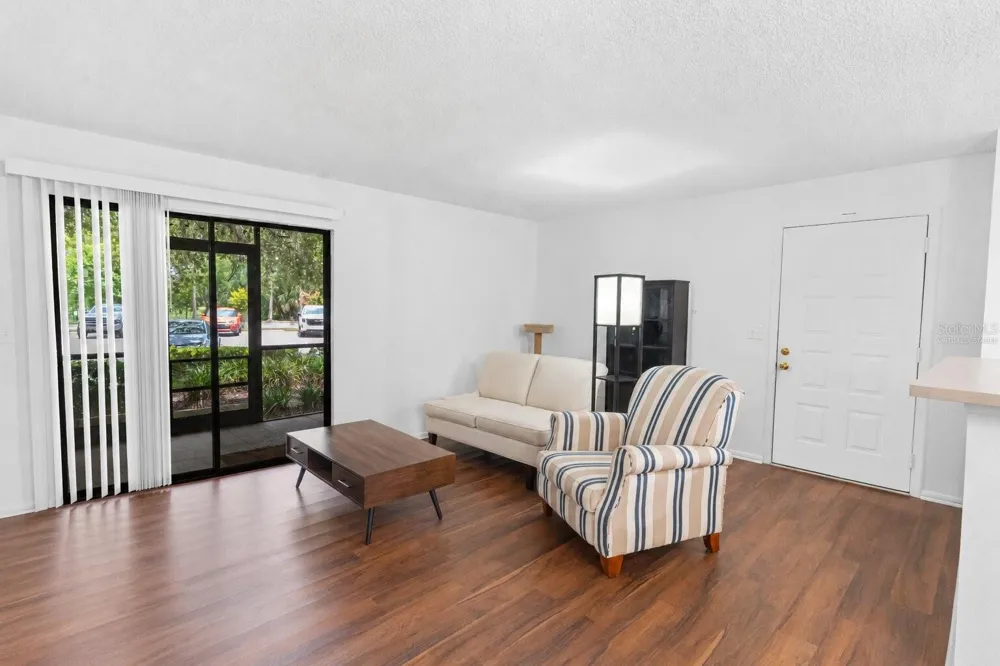 6018 LAKTREE LANE #E Temple Terrace, FL 33617