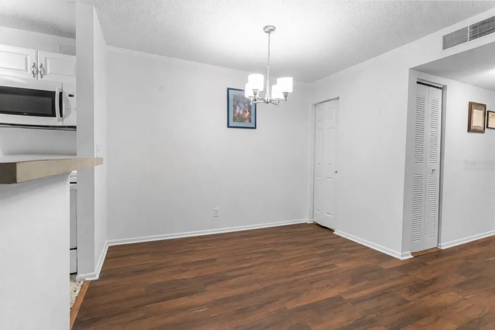 6018 LAKTREE LANE #E Temple Terrace, FL 33617