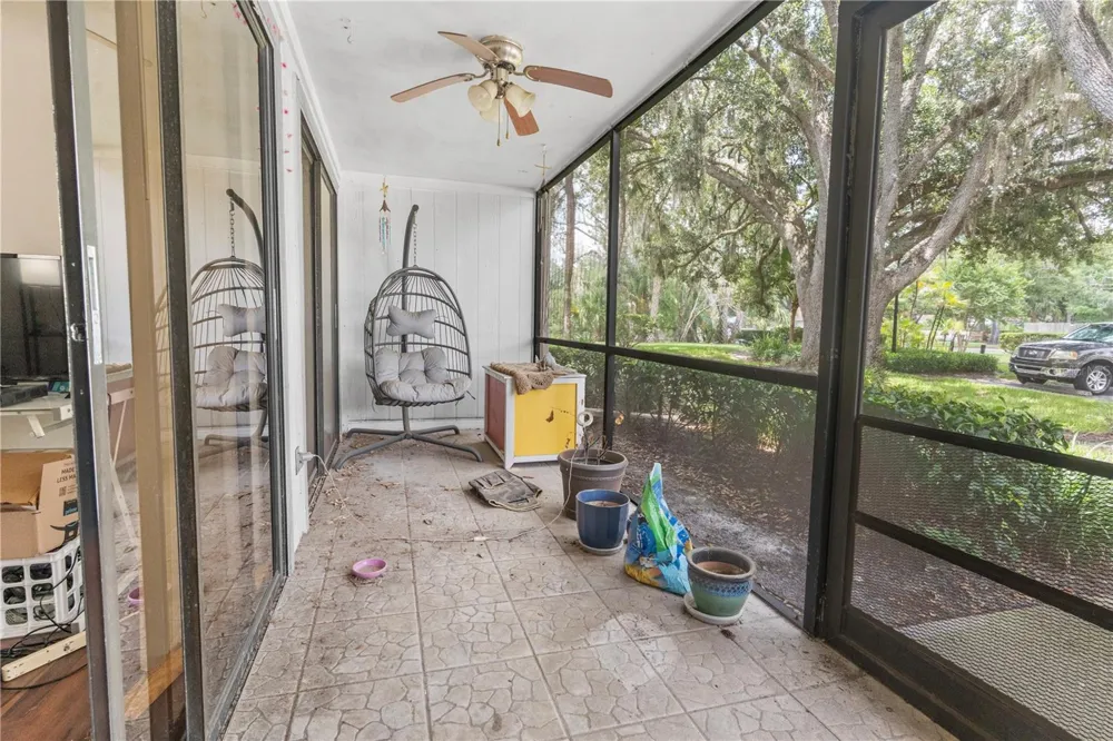 6018 LAKTREE LANE #E Temple Terrace, FL 33617