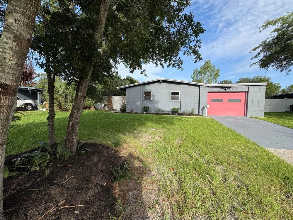 885 CARNATION DRIVE Winter Park, FL 32792