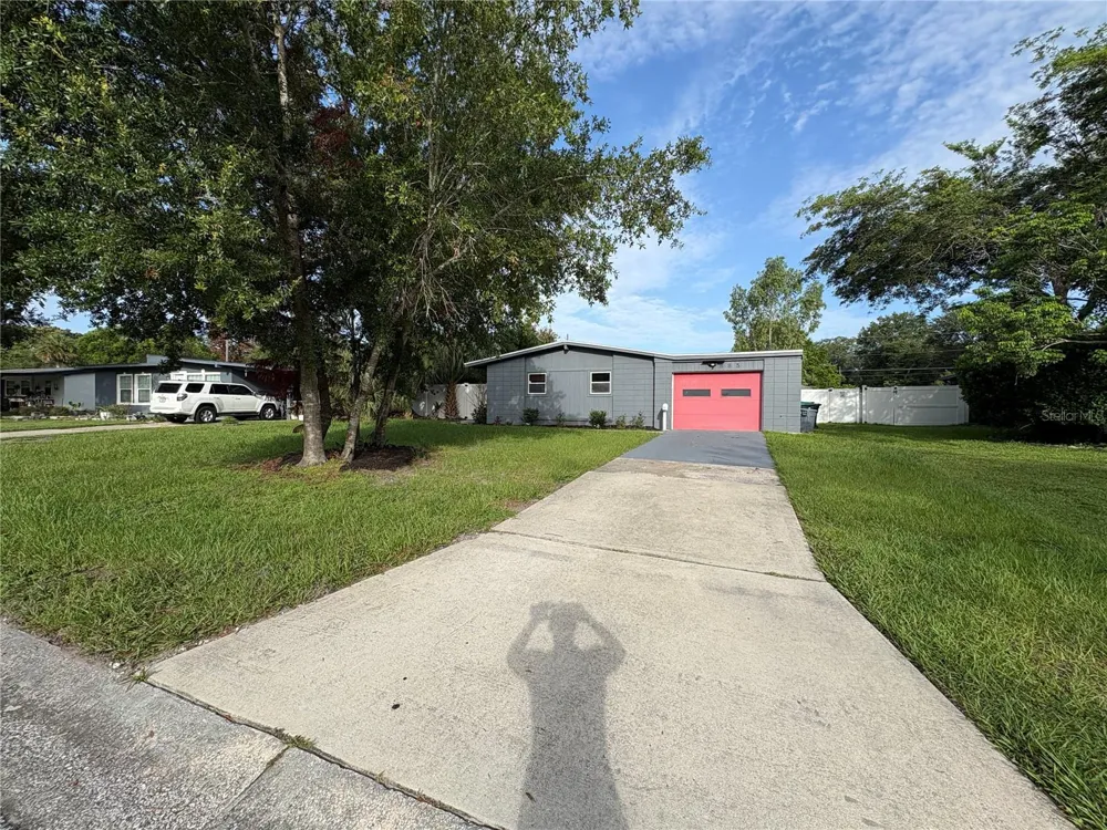 885 CARNATION DRIVE Winter Park, FL 32792