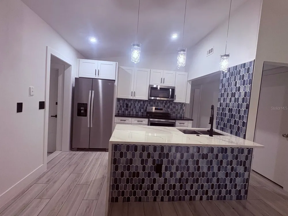 885 CARNATION DRIVE Winter Park, FL 32792