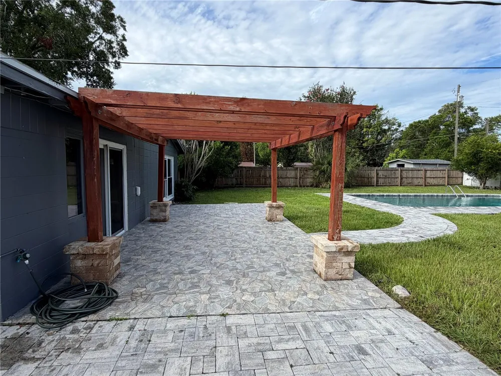 885 CARNATION DRIVE Winter Park, FL 32792