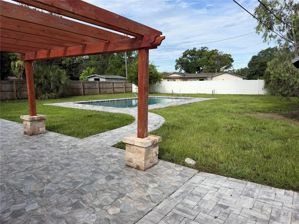 885 CARNATION DRIVE Winter Park, FL 32792