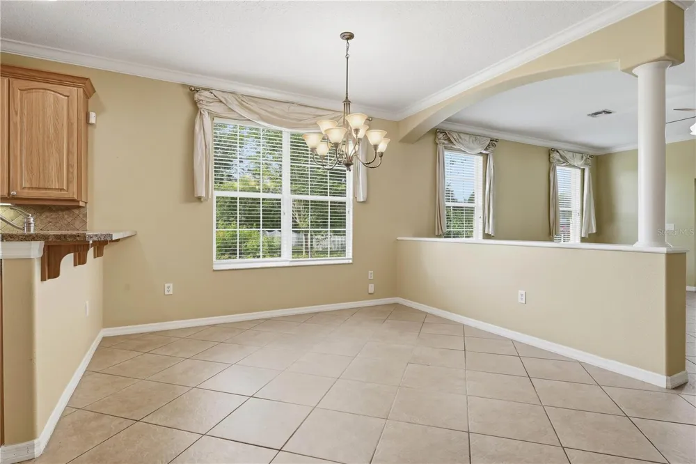 81 TWIN LAKE CIR Umatilla, FL 32784