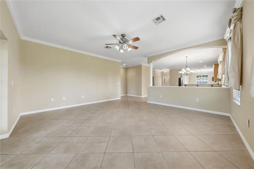 81 TWIN LAKE CIR Umatilla, FL 32784