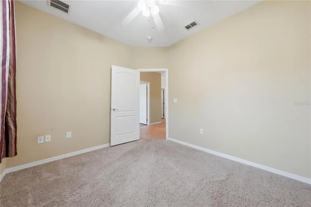 81 TWIN LAKE CIR Umatilla, FL 32784