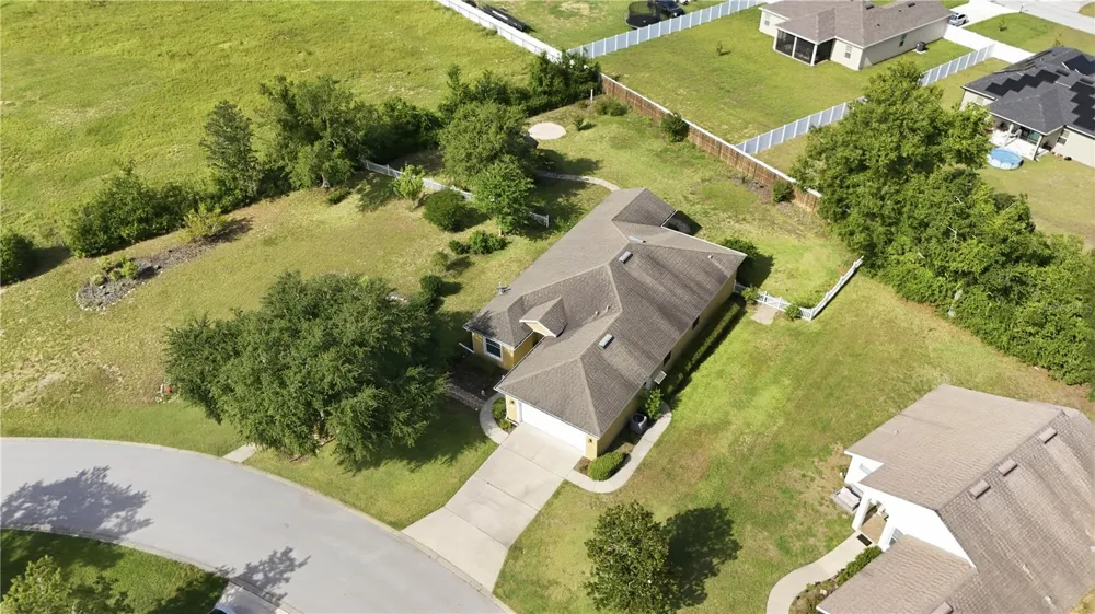 81 TWIN LAKE CIR Umatilla, FL 32784