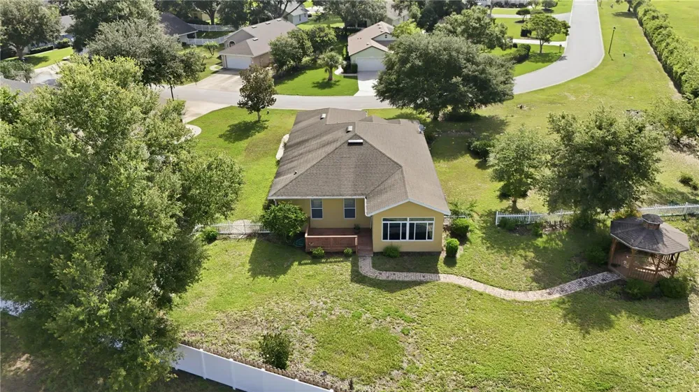 81 TWIN LAKE CIR Umatilla, FL 32784