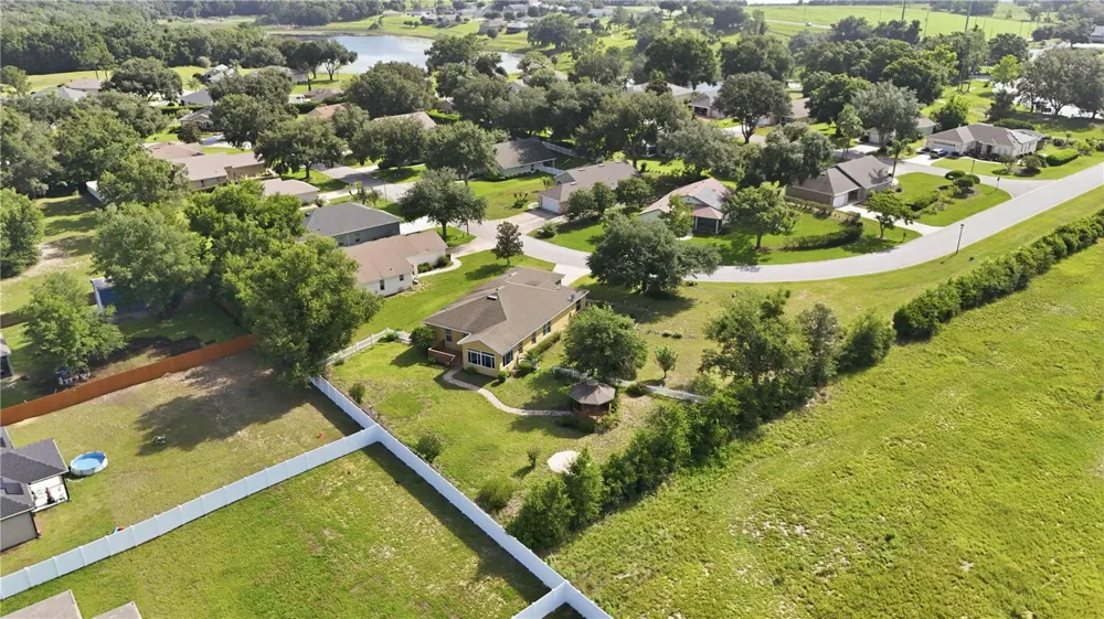 81 TWIN LAKE CIR Umatilla, FL 32784