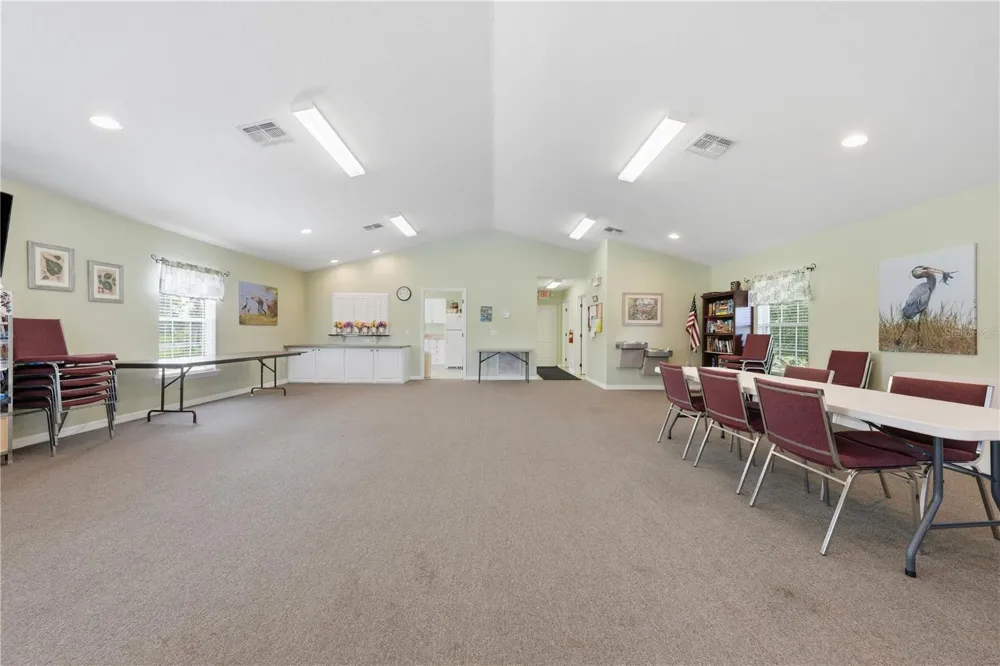 81 TWIN LAKE CIR Umatilla, FL 32784