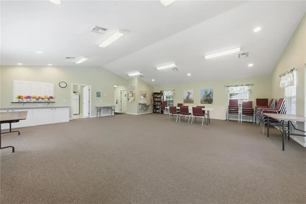 81 TWIN LAKE CIR Umatilla, FL 32784